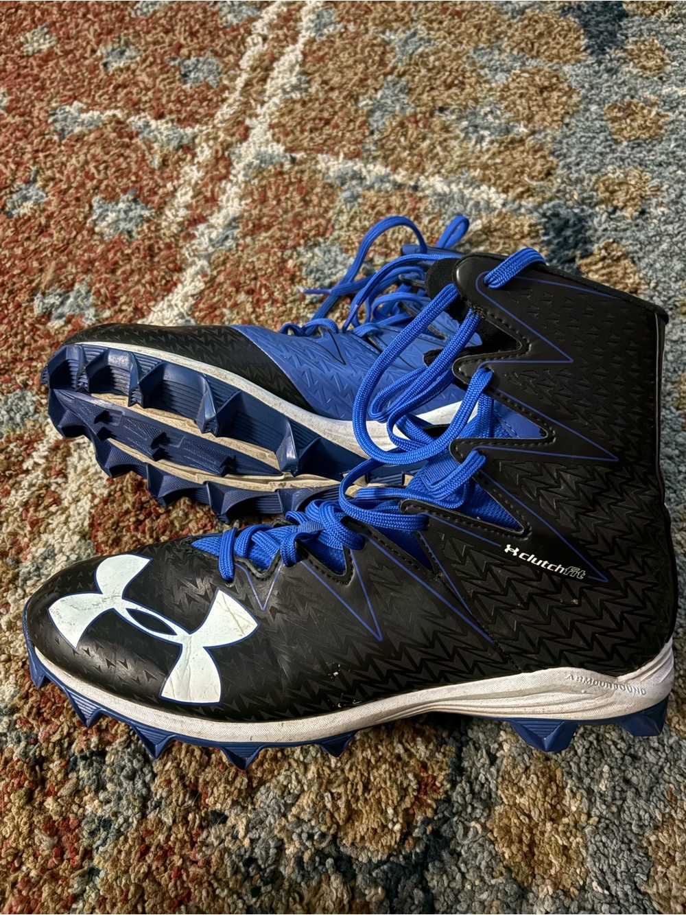 Under Armour Men’s Black and Blue ClutchFit Football Cleats